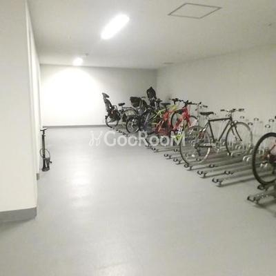 
									ディアナコート目黒 駐輪場