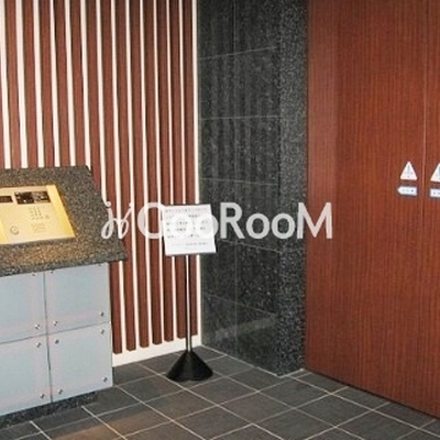 
									ダイナシティ新宿若松町 オートロック