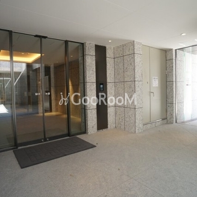 
									プラウドタワー渋谷 エントランス